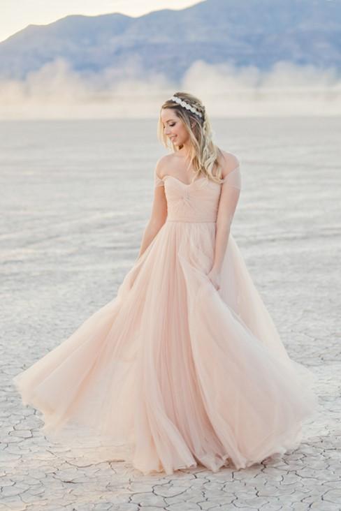 tulle-blushing-pink-bride-dresses-for-beach-weddings